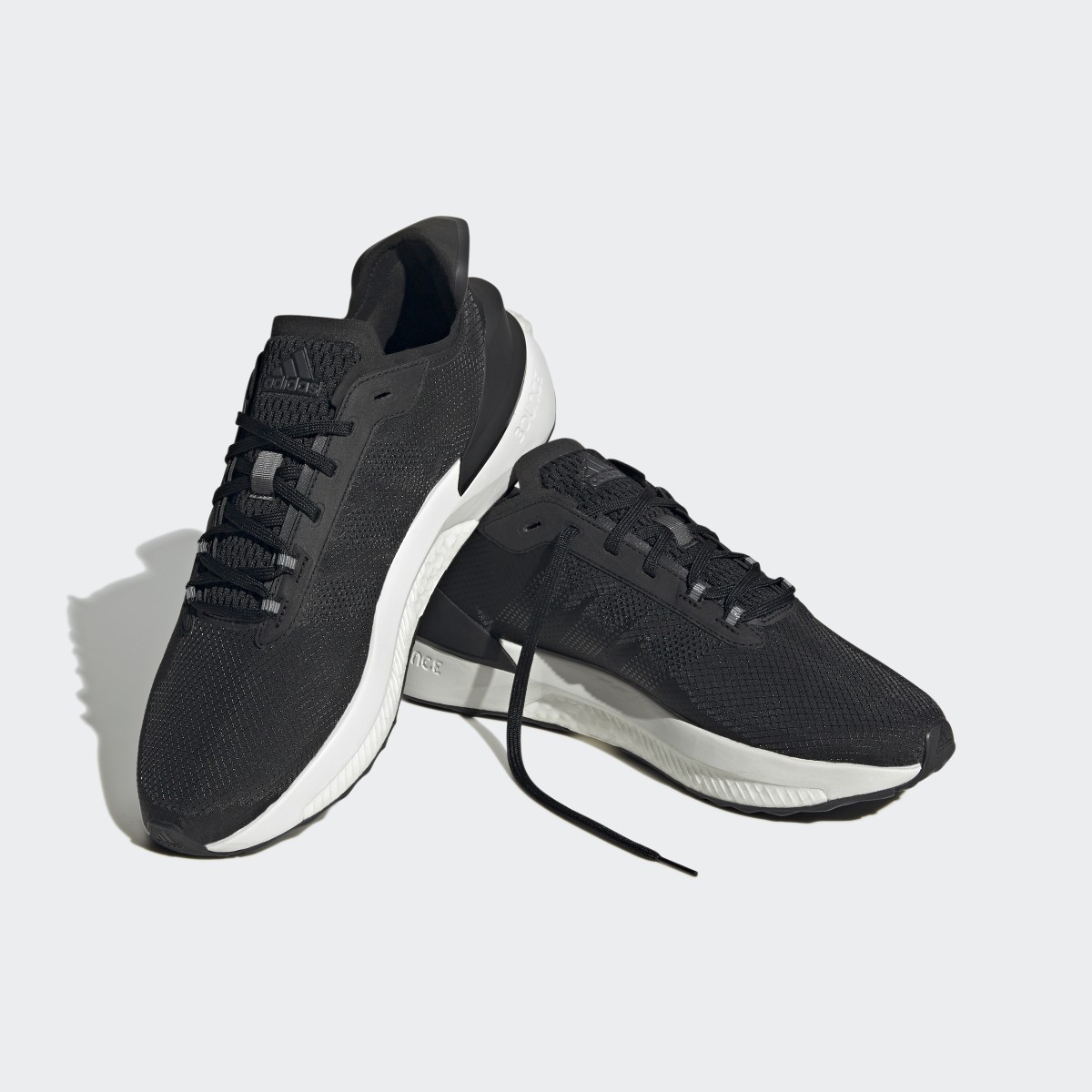 Adidas Chaussure Avryn. 8