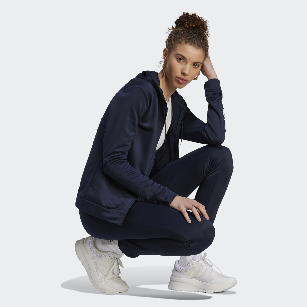 Adidas Tracksuit Lineal. 4