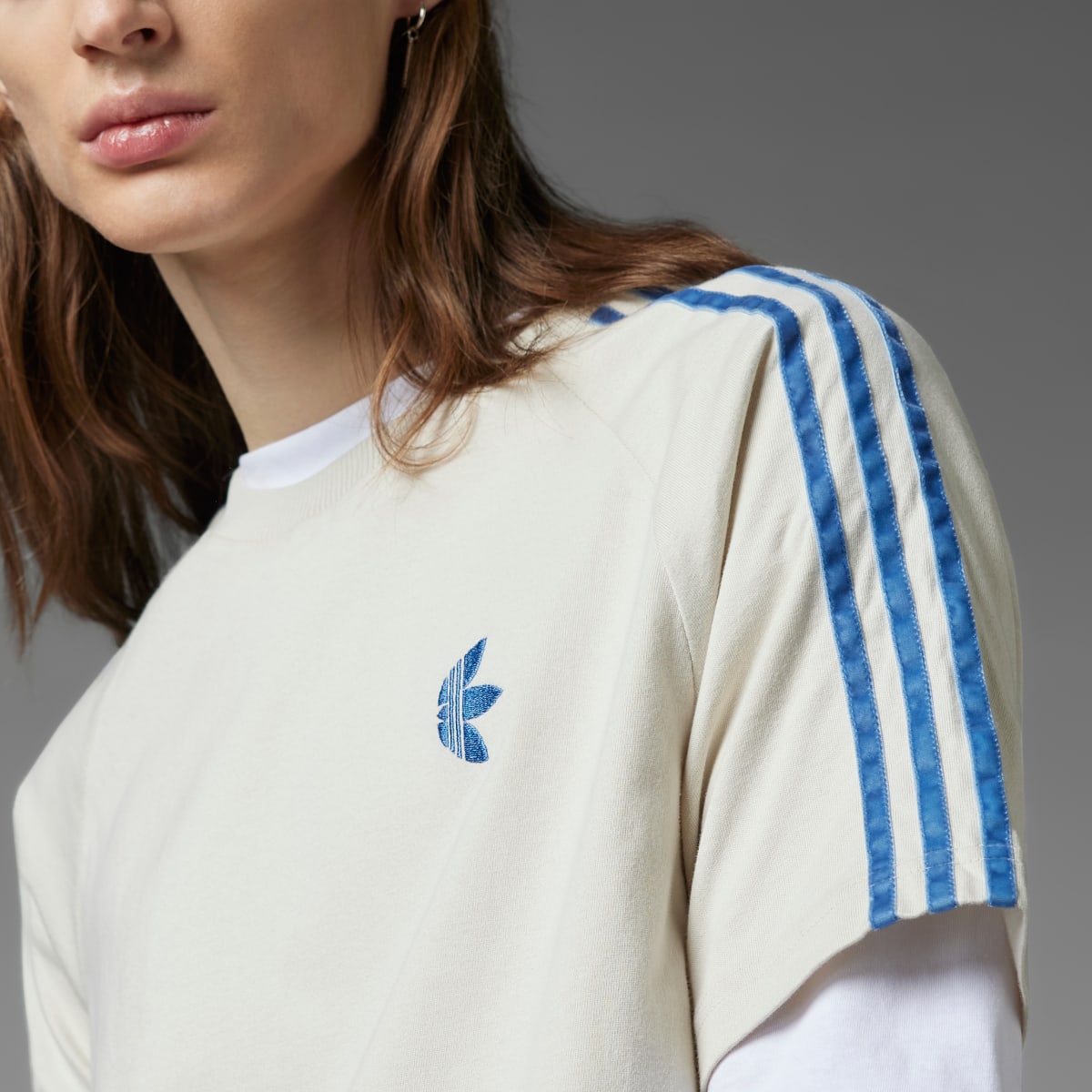 Adidas Indigo Herz Fur T-Shirt. 8