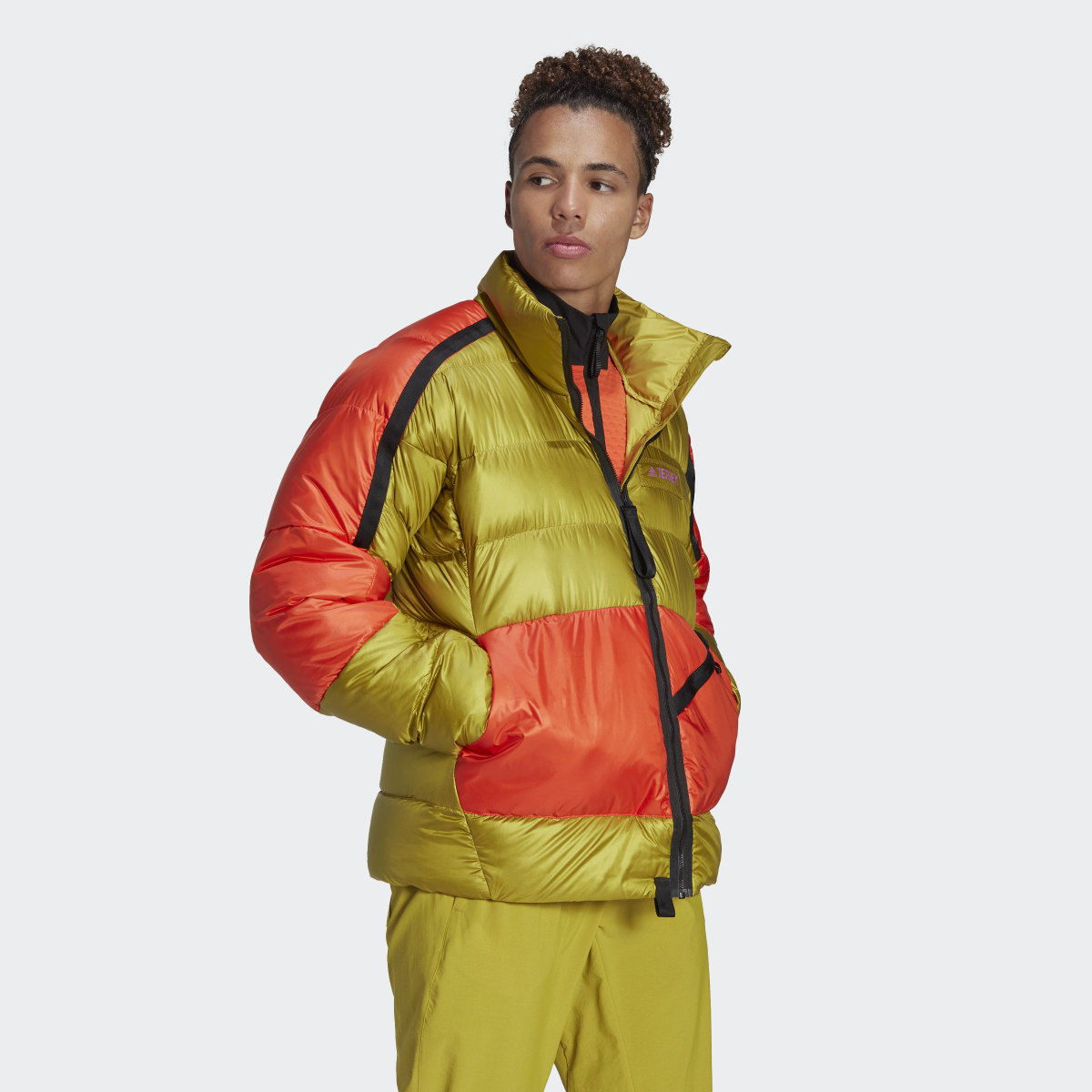 Adidas TERREX Utilitas Daunenjacke. 5