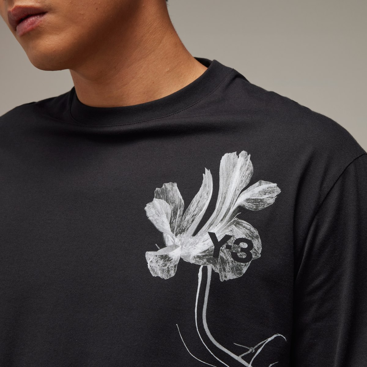 Adidas Y-3 Graphic Long Sleeve Tee. 6