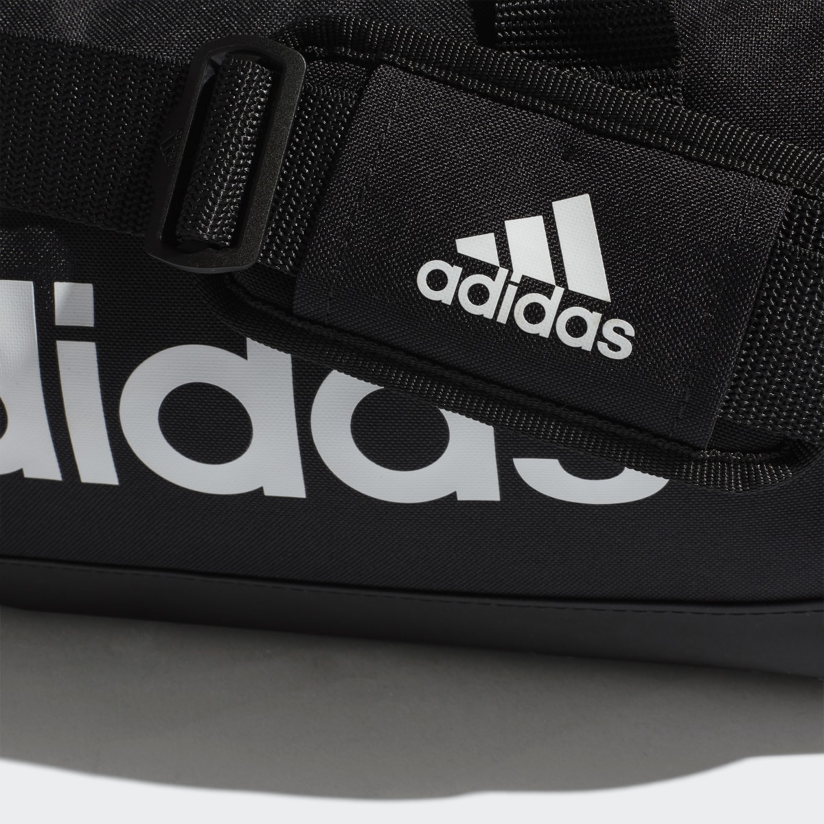 Adidas Bolsa de viaje extrapequeña Essentials Logo. 7