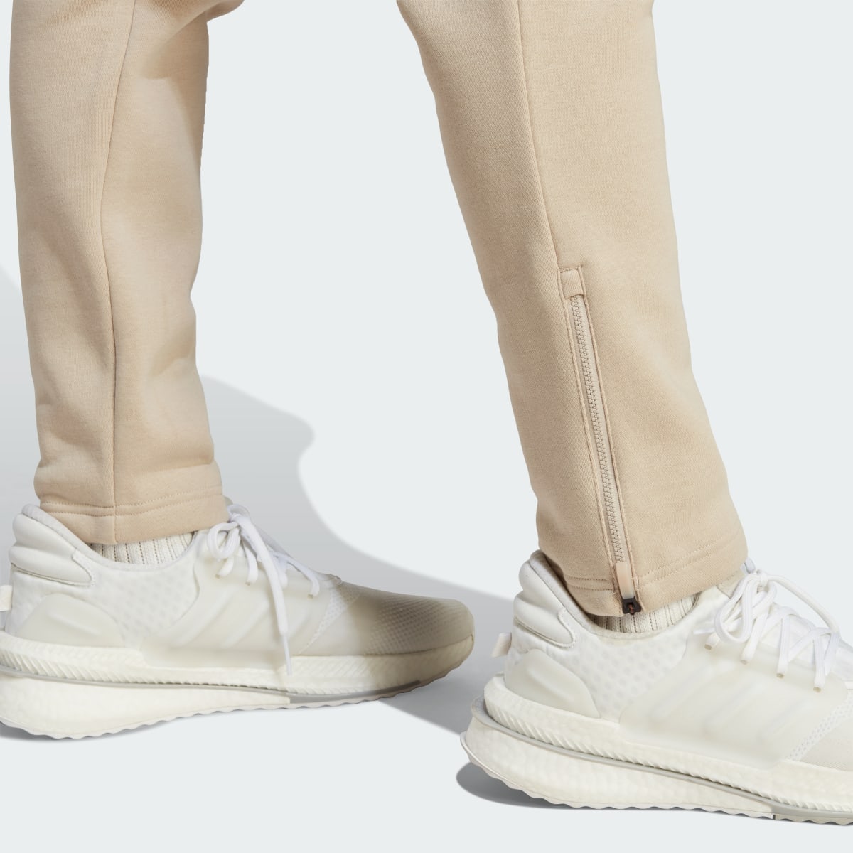 Adidas Calças Afuniladas em Fleece All SZN. 6