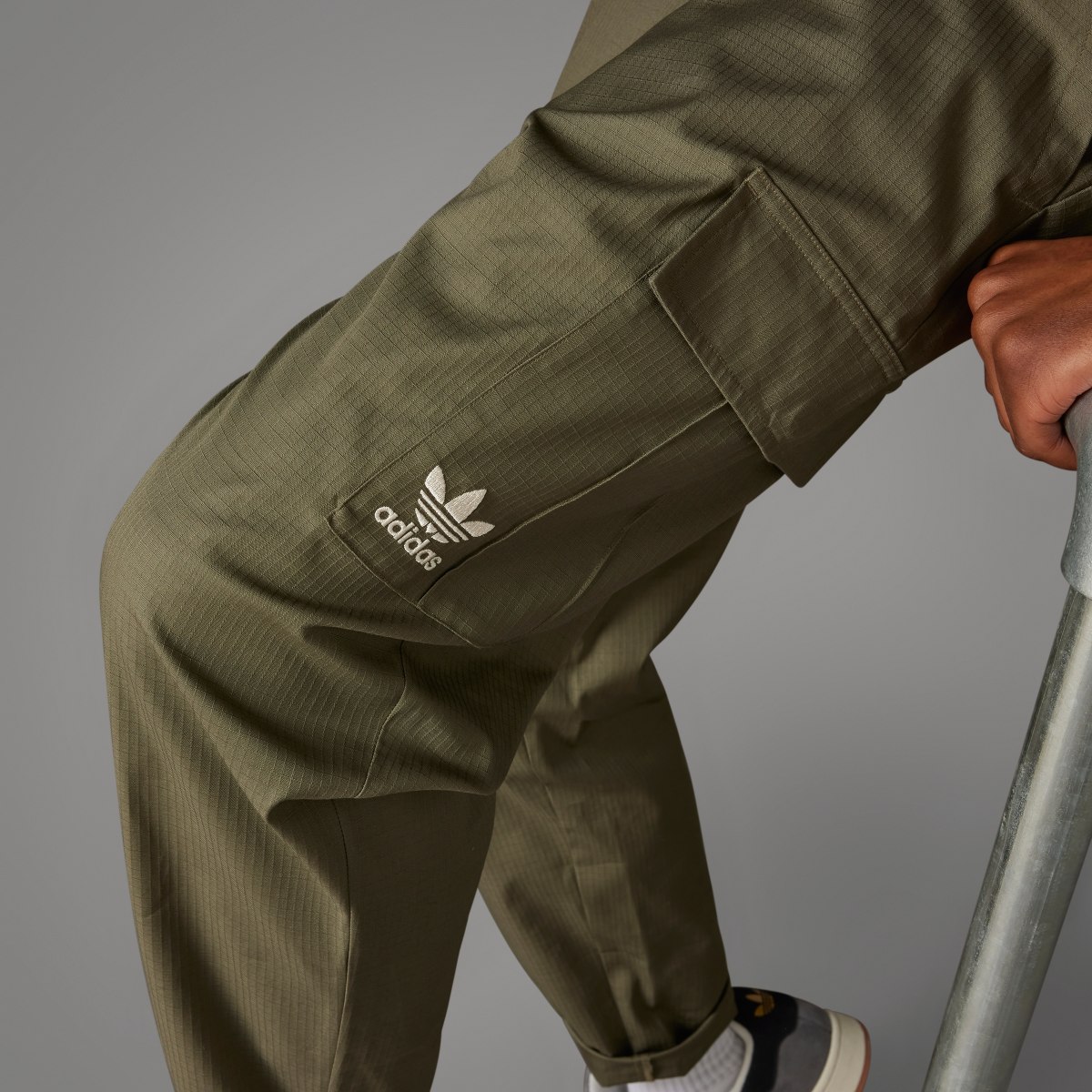 Adidas Pantalón Enjoy Summer Cargo. 5