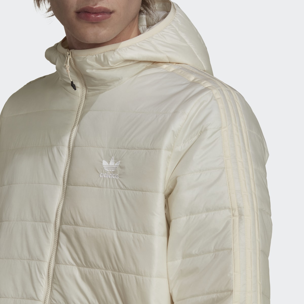 Adidas Chaqueta acolchada con capucha Puffer. 7