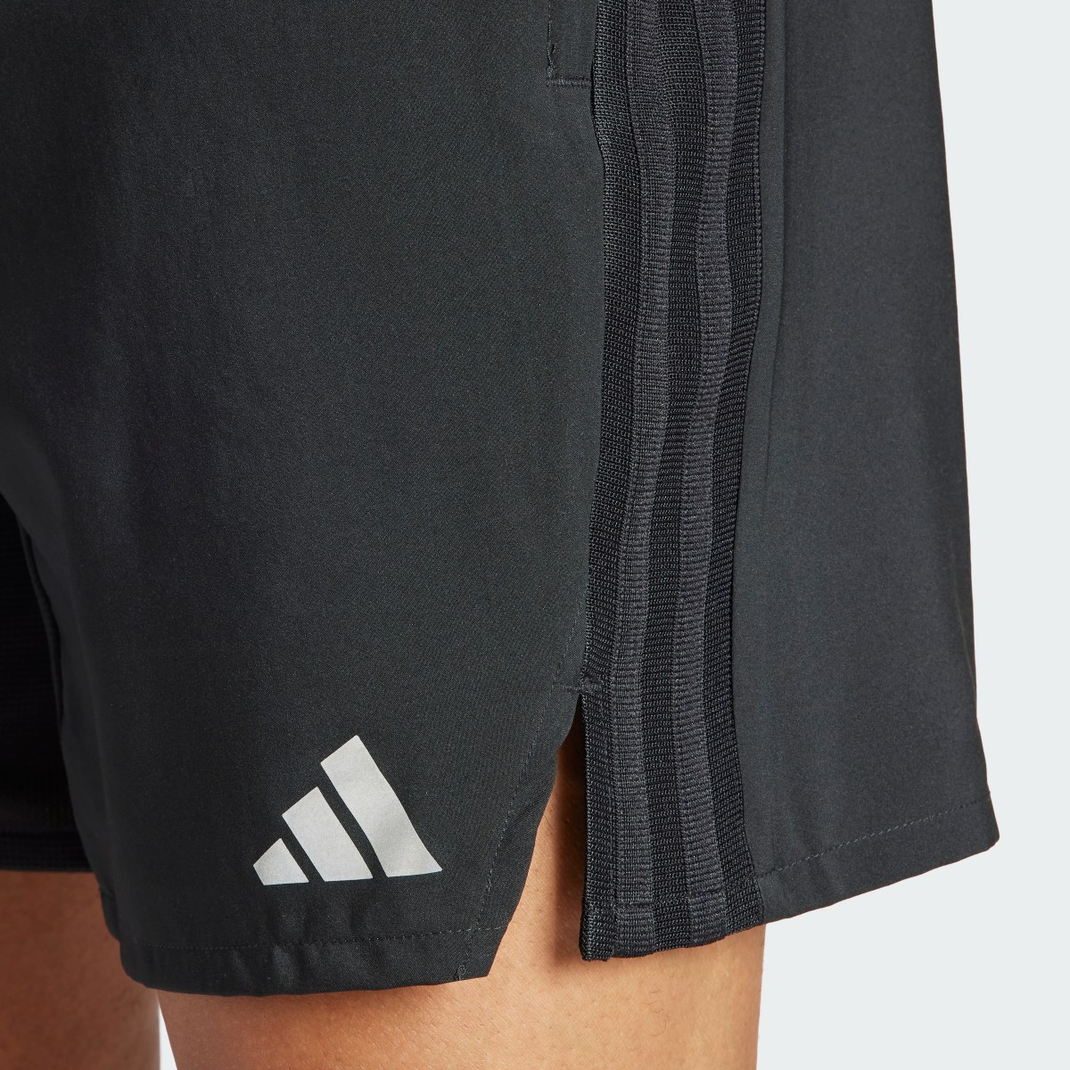 Adidas HIIT Workout 3-Stripes Şort. 5