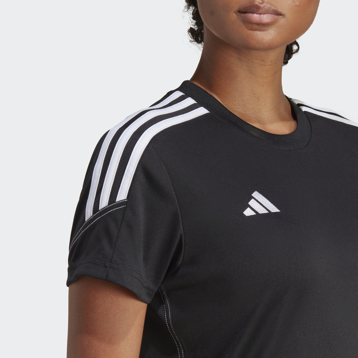 Adidas Camisola de Treino Club Tiro 23. 8