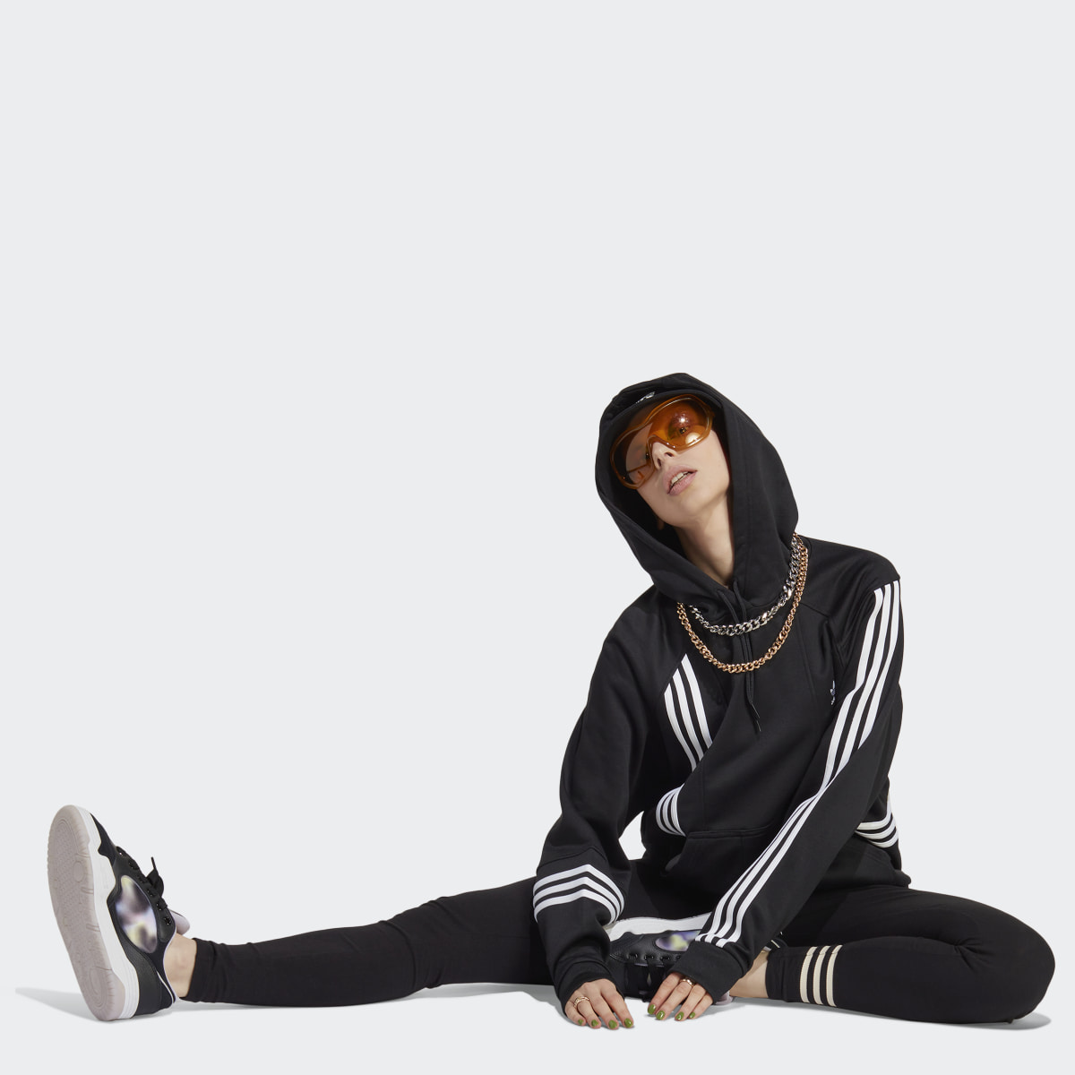 Adidas Hoodie. 4