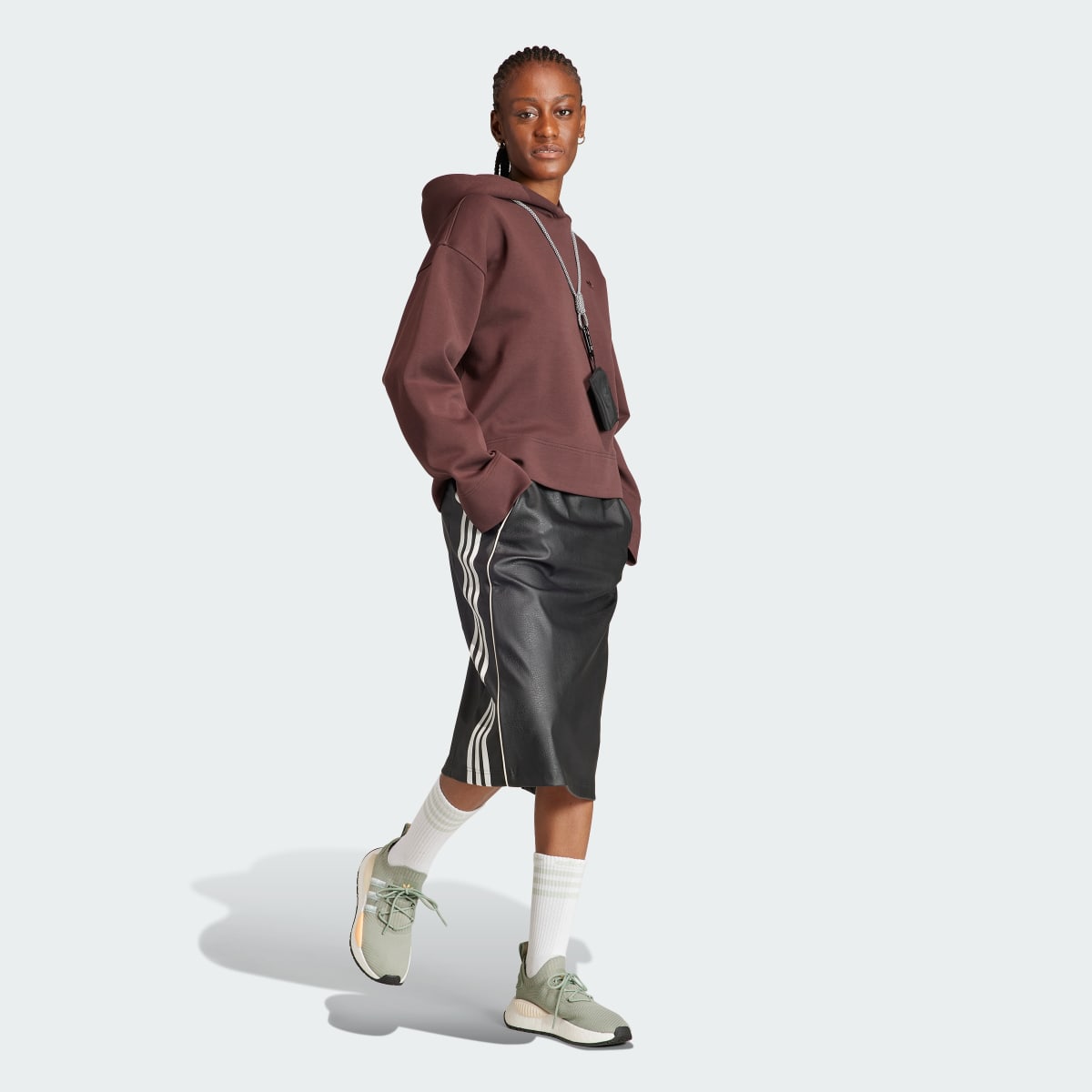 Adidas Sudadera corta con capucha Premium Essentials. 4