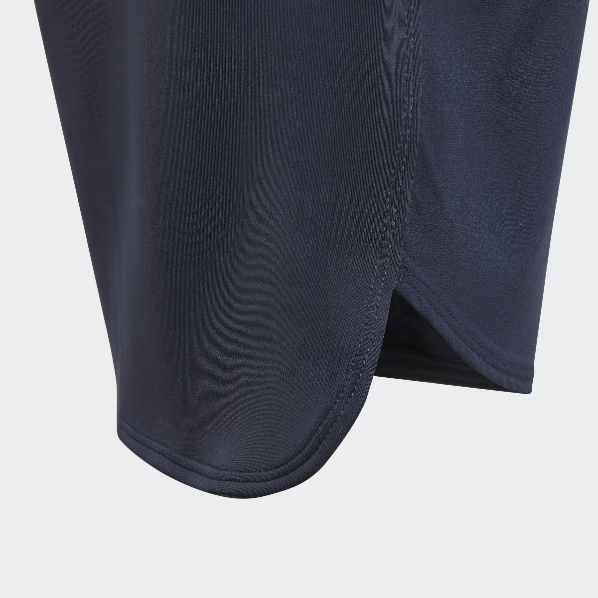 Adidas AEROREADY Shorts. 4