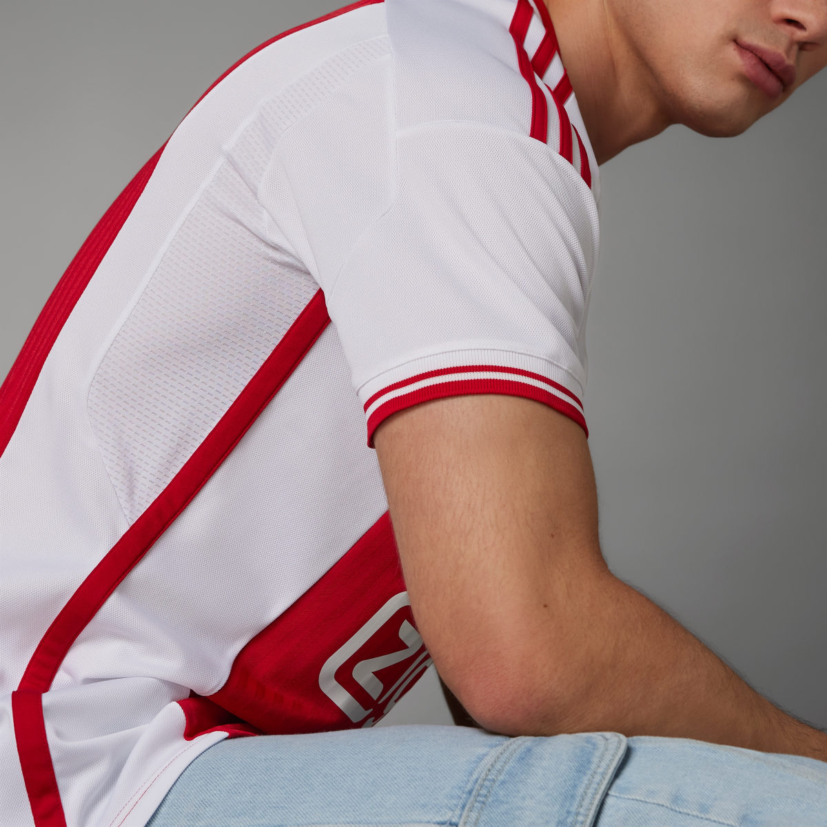 Adidas Ajax 23/24 Heimtrikot. 9