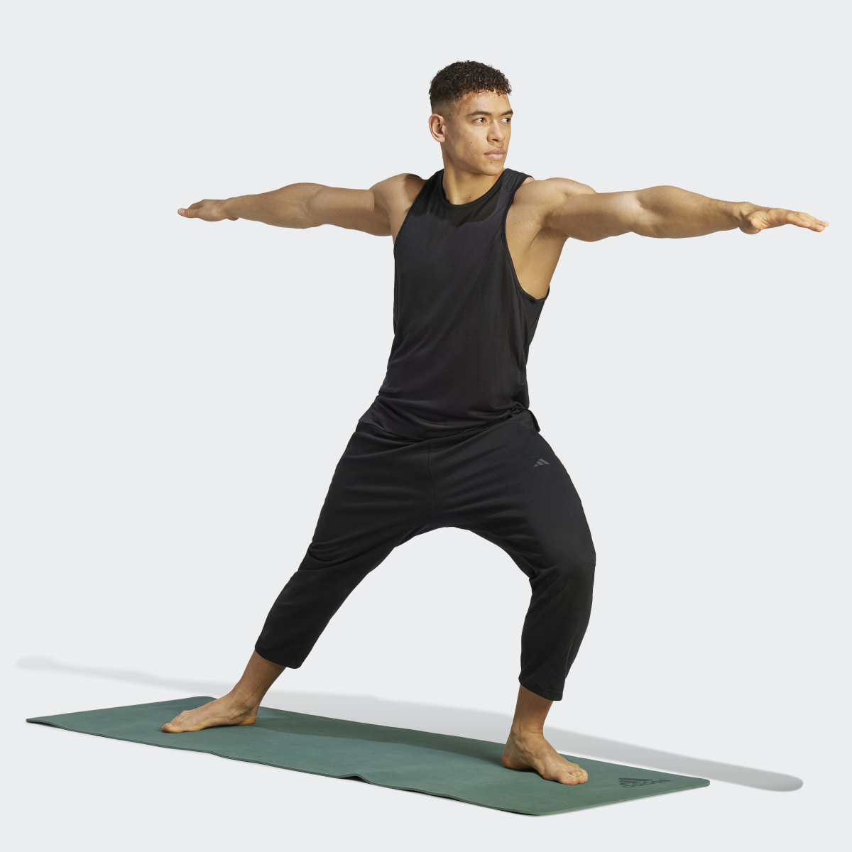 Adidas Débardeur de training Yoga. 5