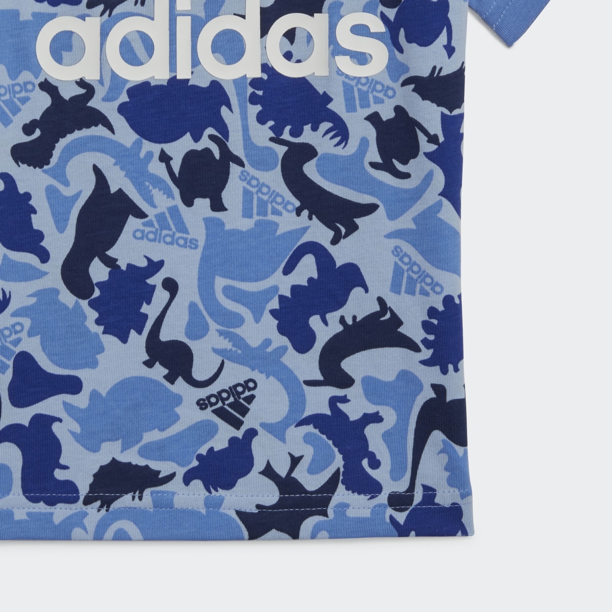 Adidas Conjunto Estampado de Playera y Shorts Dino Camuflaje. 6