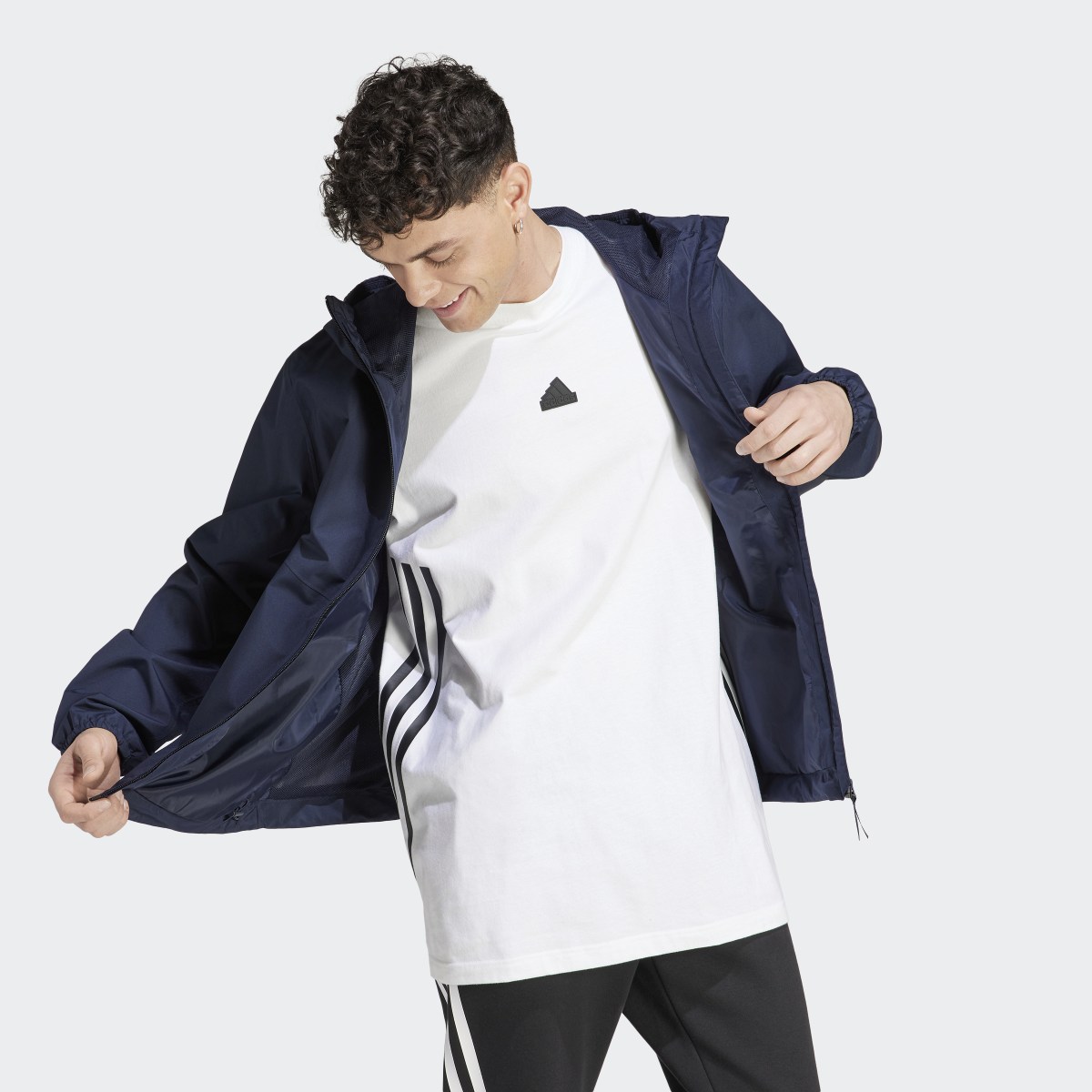 Adidas Essentials RAIN.RDY Jacke. 4