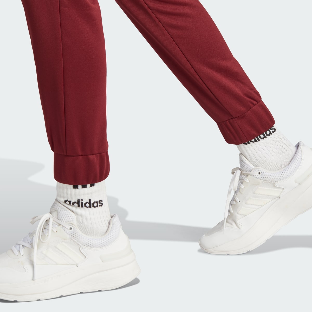 Adidas Track suit Linear. 9