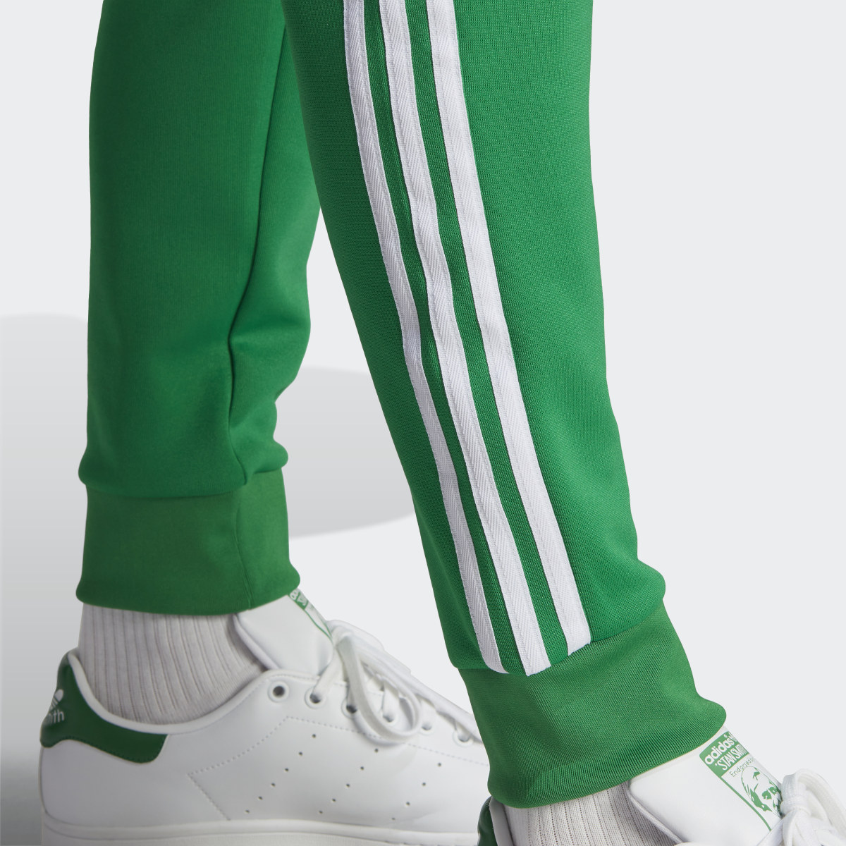 Adidas Pantalón SST Adicolor Classics. 5