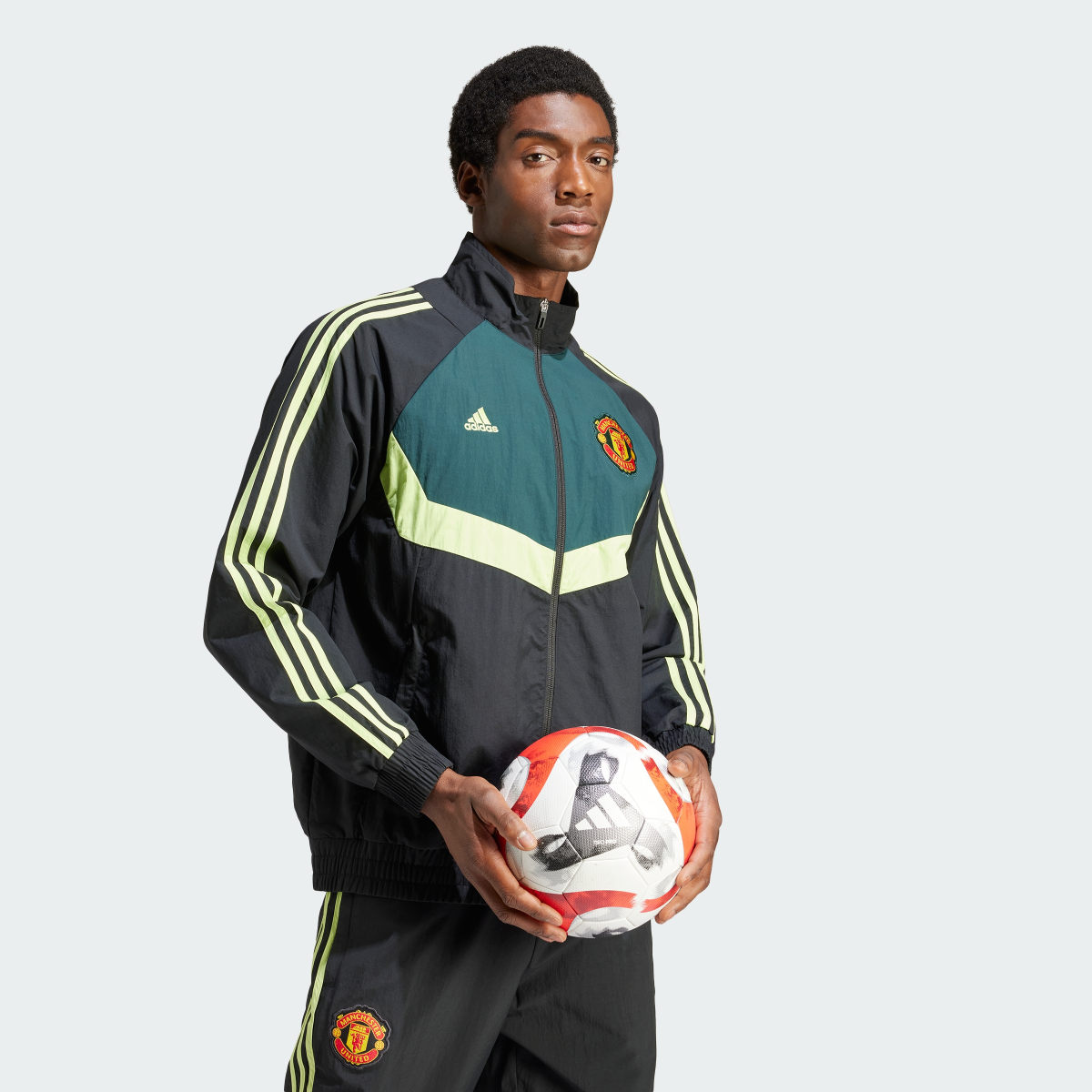 Adidas Chaqueta Manchester United Woven. 4