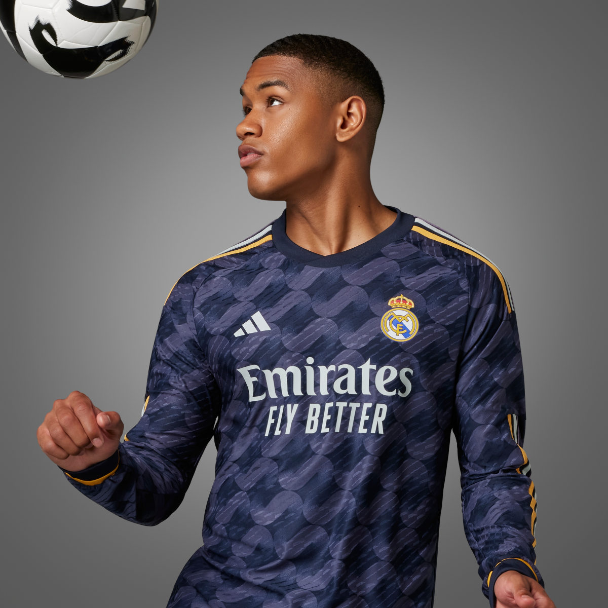 Adidas Camisola Alternativa Oficial de Manga Comprida 23/24 do Real Madrid. 9