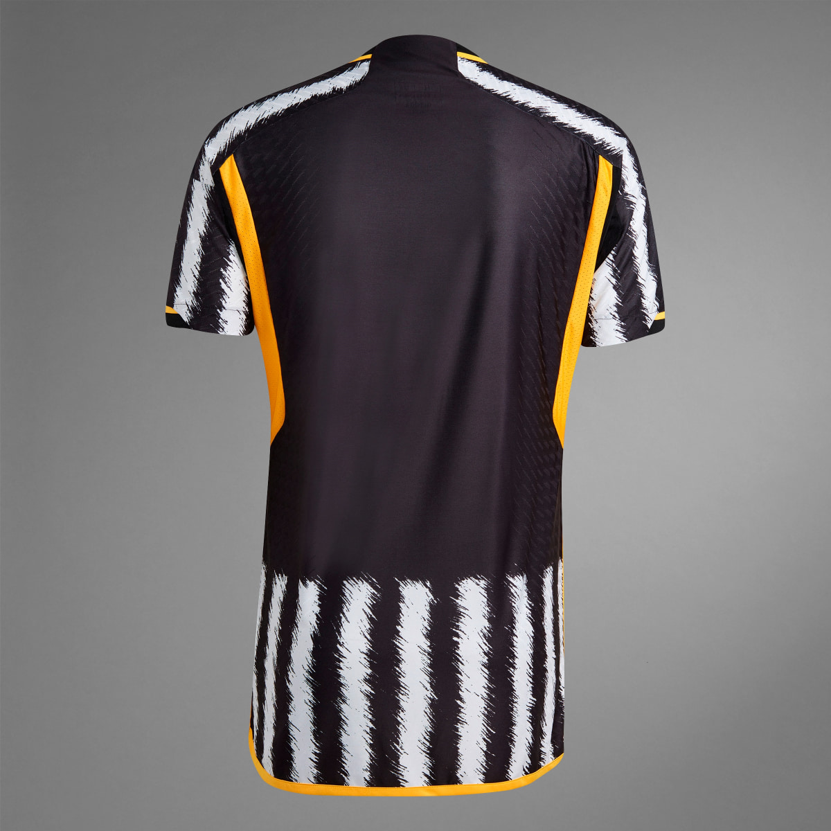 Adidas Juventus Turin 23/24 Heimtrikot Authentic. 6