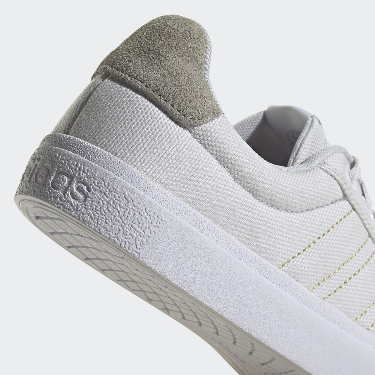 Adidas Chaussure Vulc Raid3r Lifestyle Skateboarding 3-Stripes Branding. 10