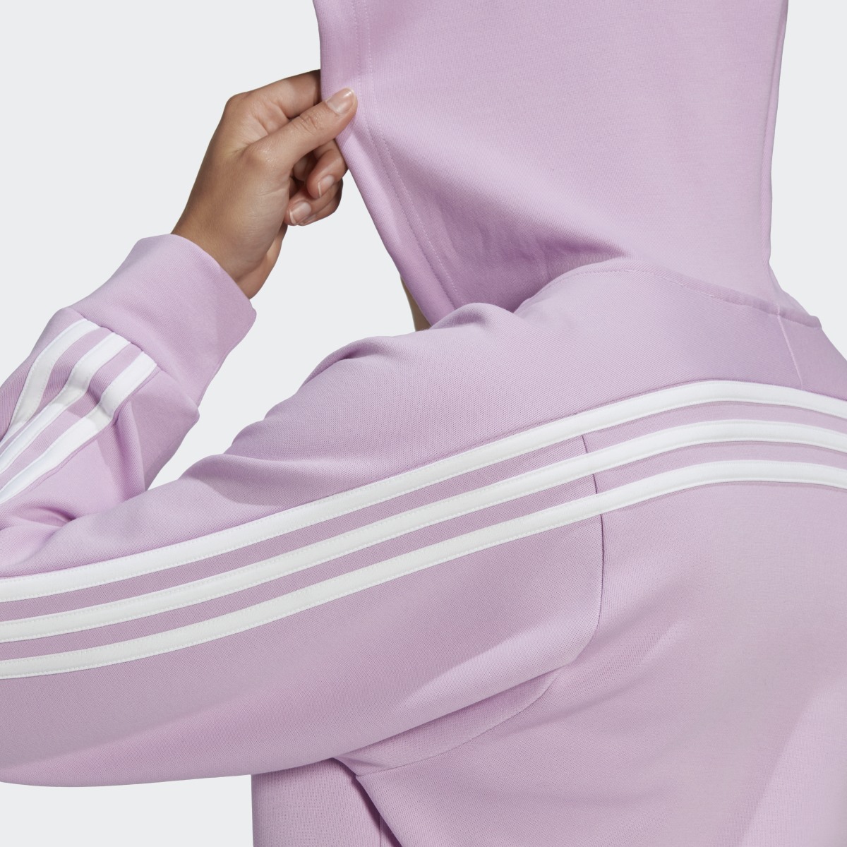 Adidas Chaqueta con capucha adidas Sportswear Future Icons 3 bandas. 7