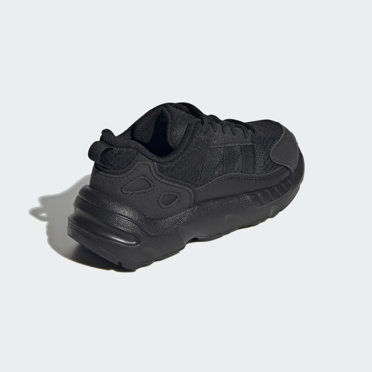 Adidas Zapatilla ZX 22. 6