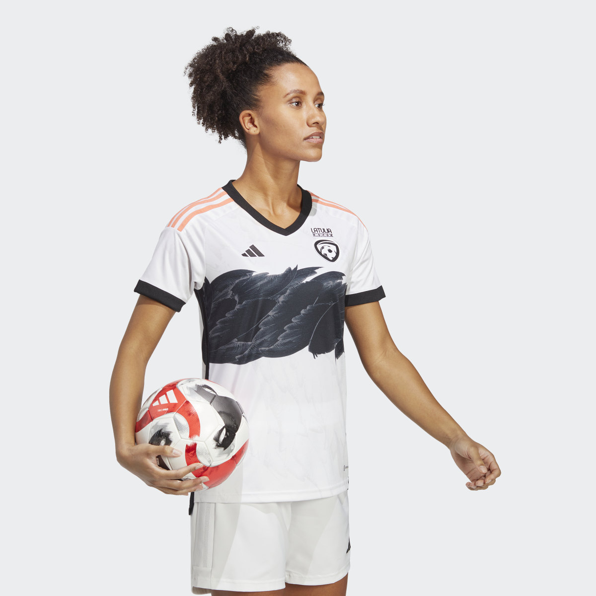 Adidas Camiseta segunda equipación selección femenina Letonia 23. 4