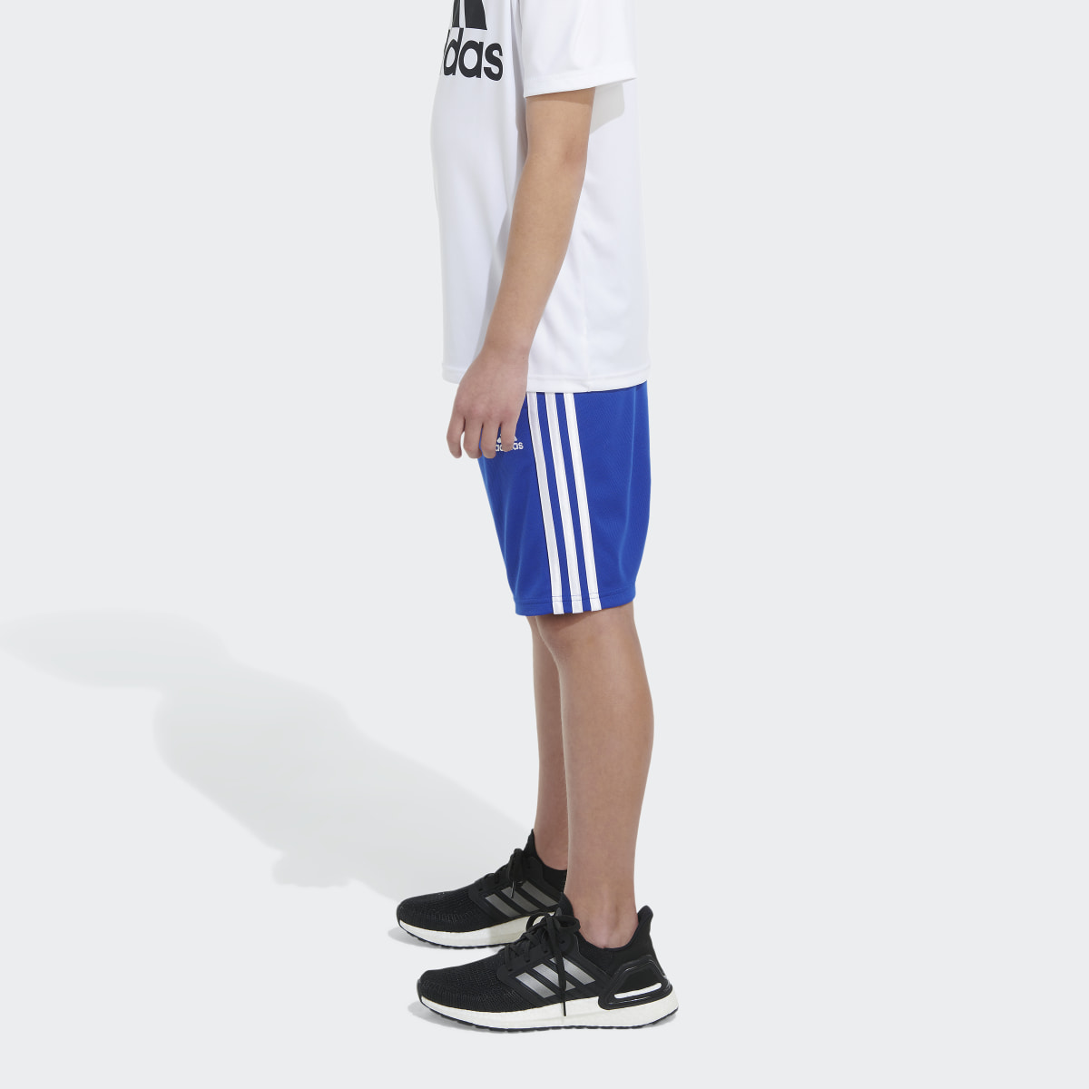 Adidas Elastic Waistband Classic 3-Stripes Shorts. 7