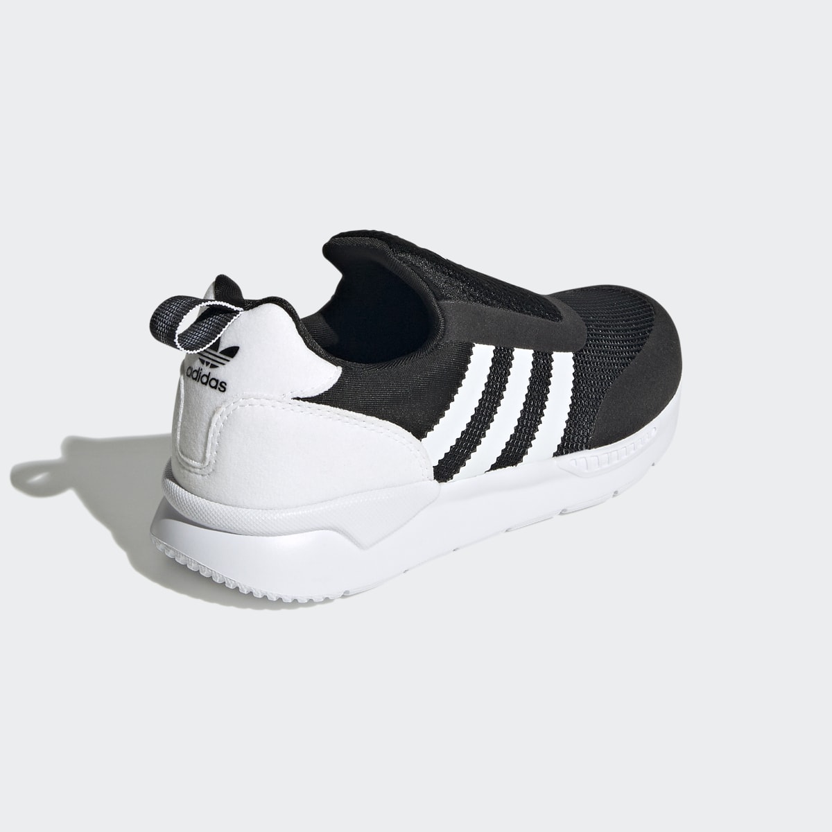 Adidas Chaussure ZX 360. 6