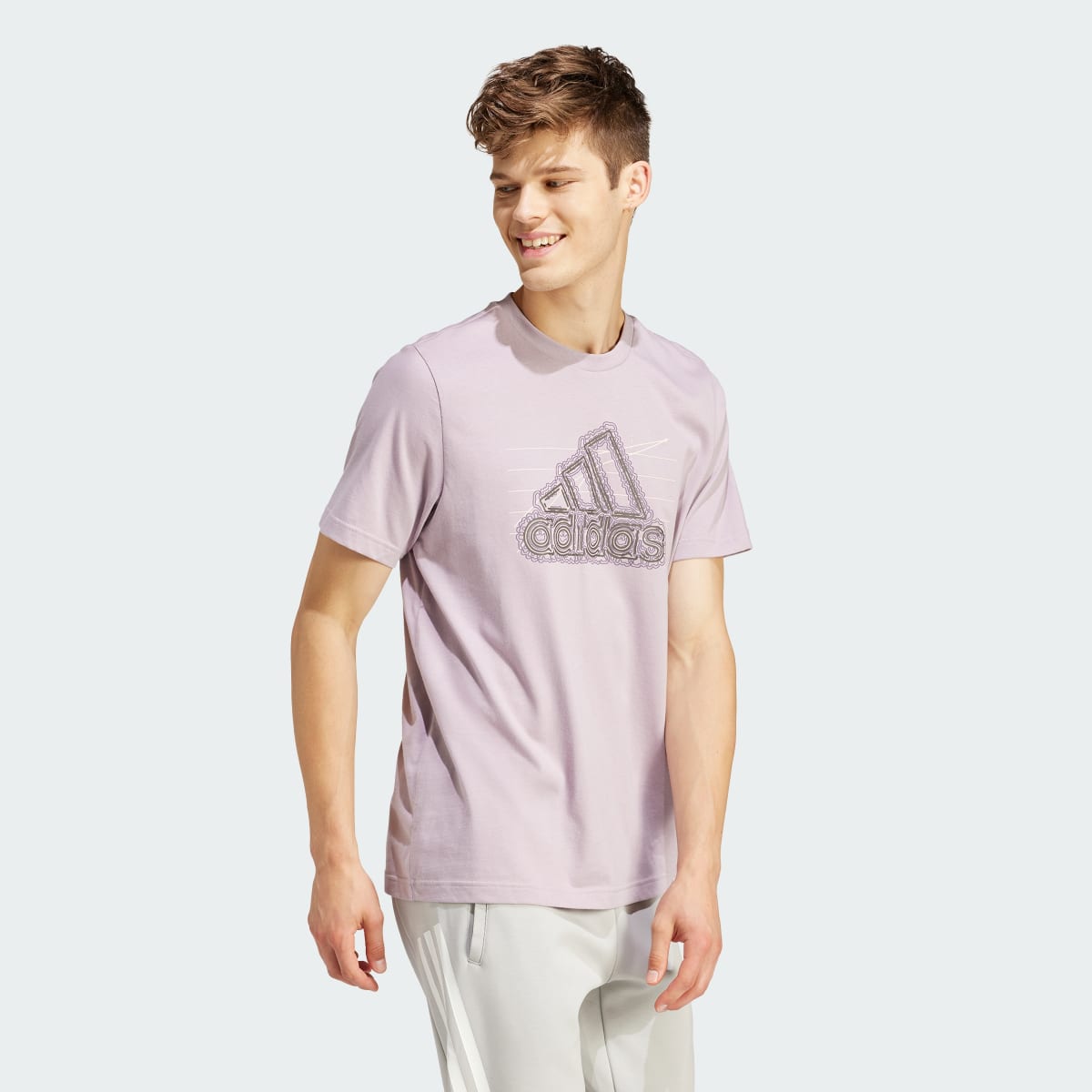 Adidas Camiseta Growth Badge Graphic. 4