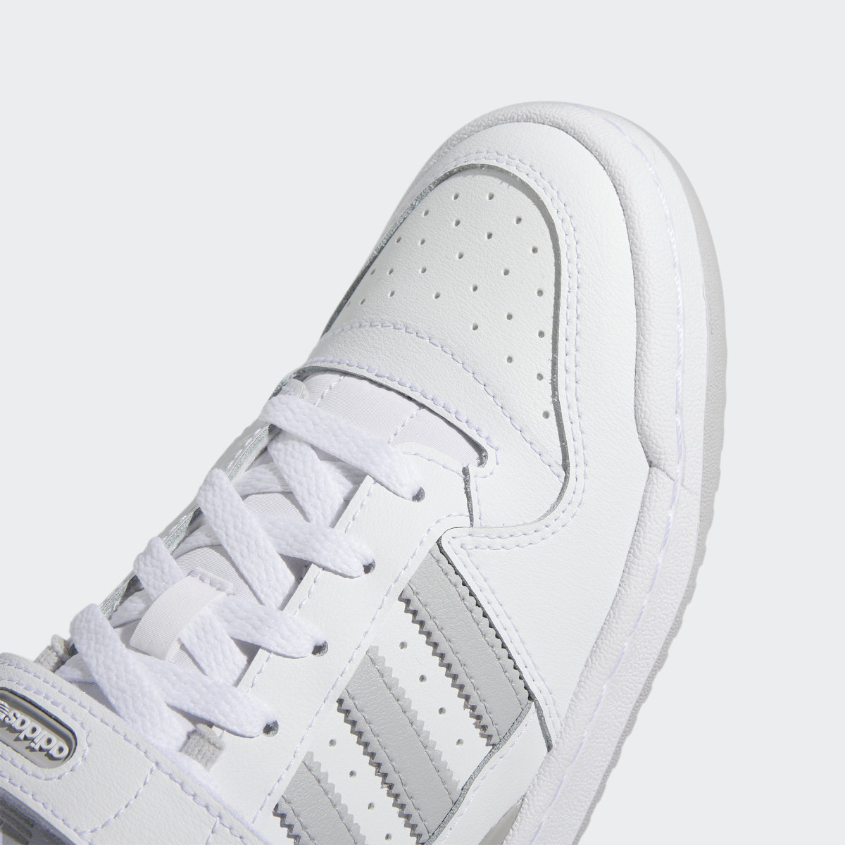 Adidas Chaussure Forum Low. 9