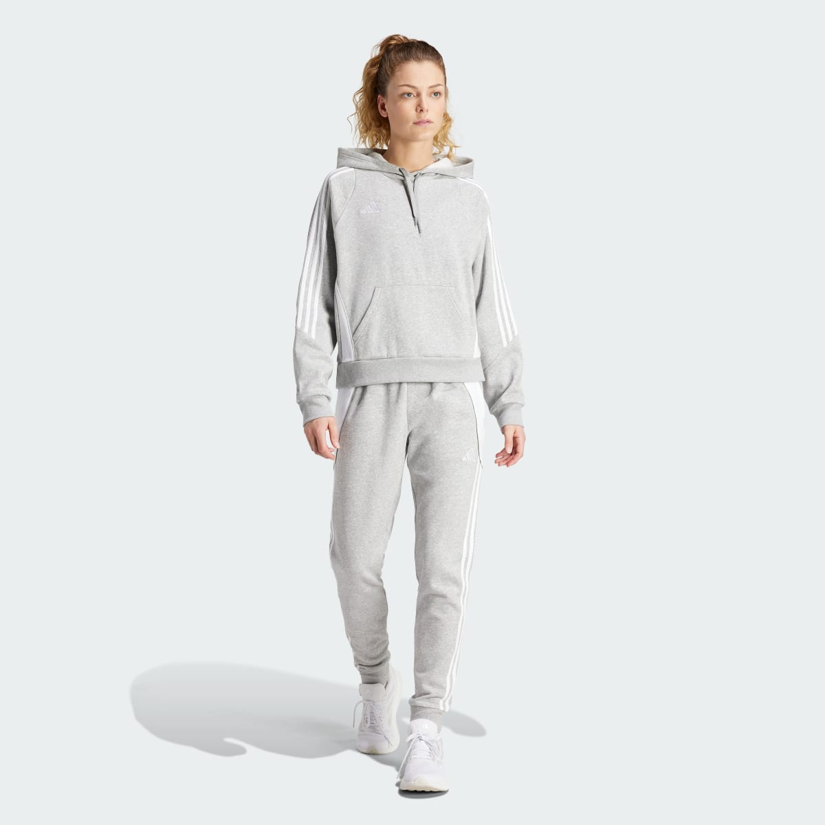 Adidas Sweat-shirt à capuche de survêtement Tiro 24. 6