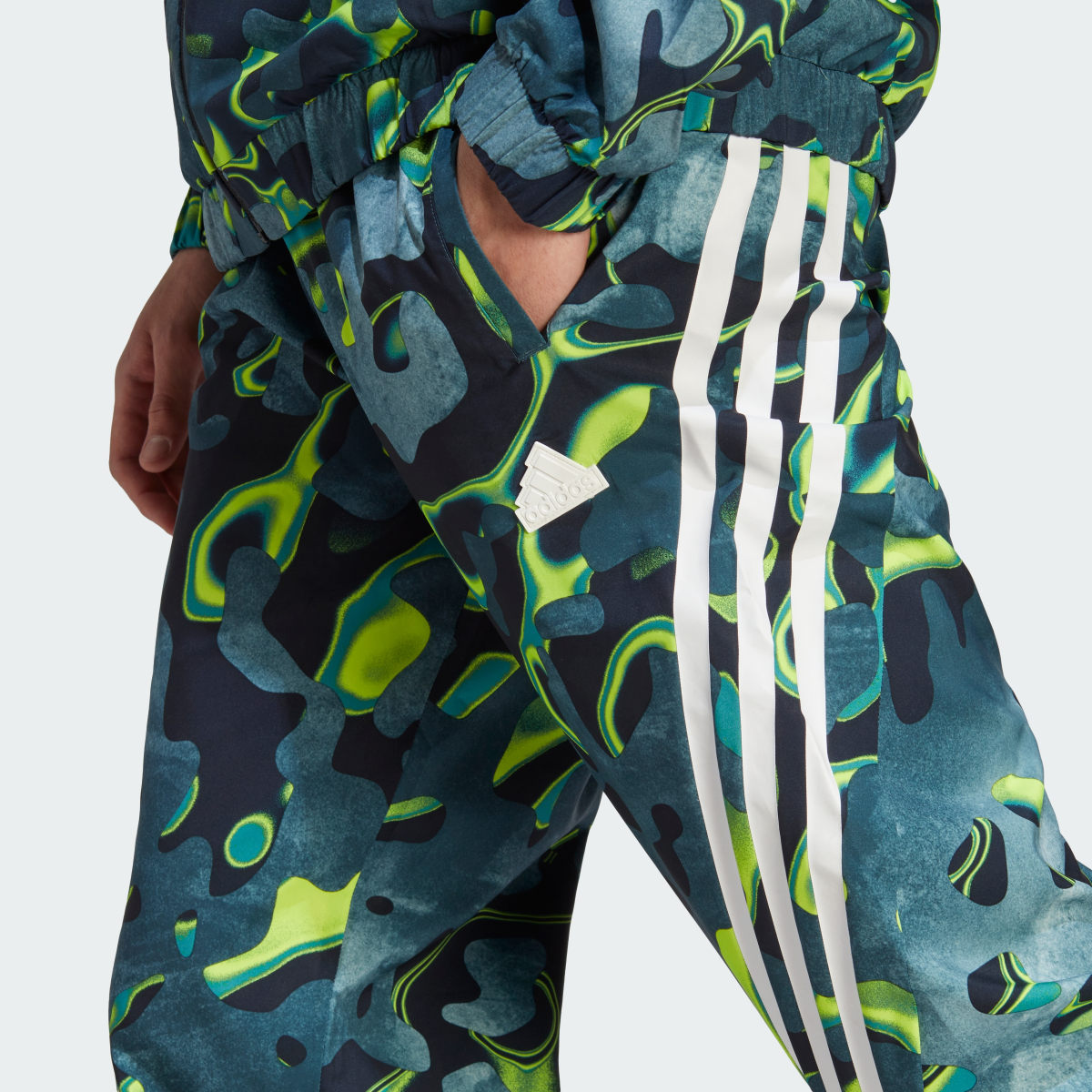 Adidas Future Icons Allover Print Hose. 6