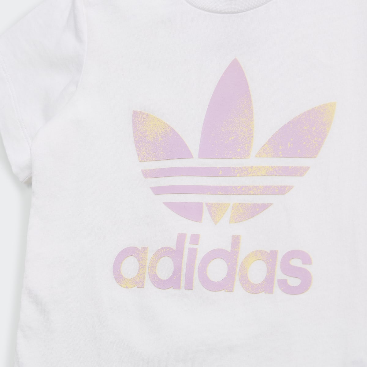Adidas Ensemble short et t-shirt graphique Logo. 9