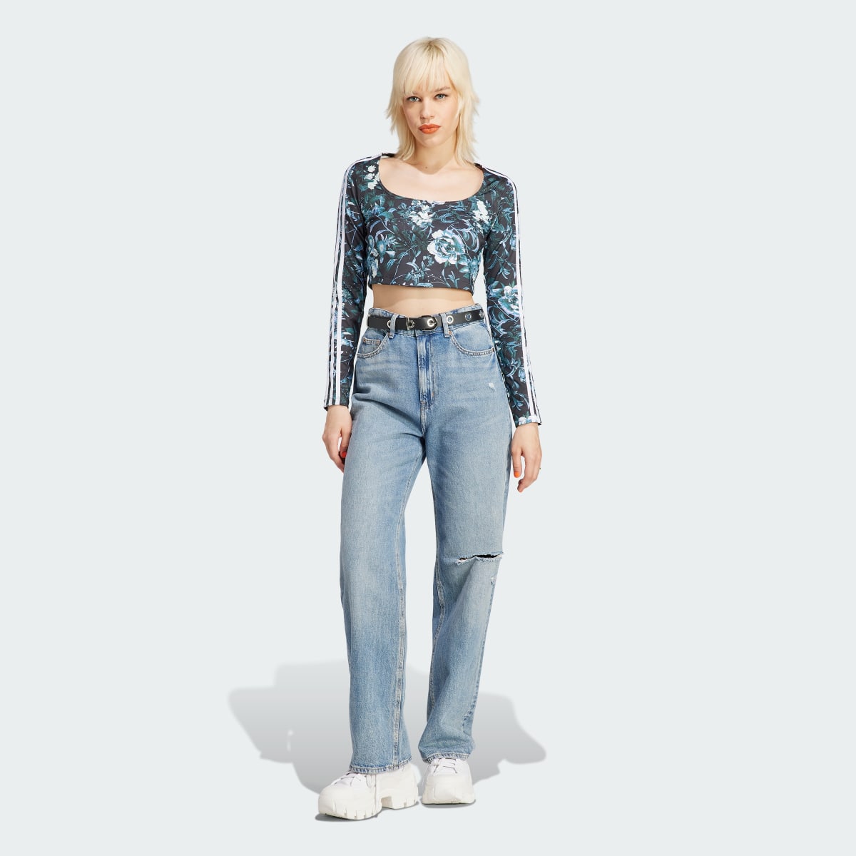 Adidas Allover Flower Print Crop-Shirt. 4