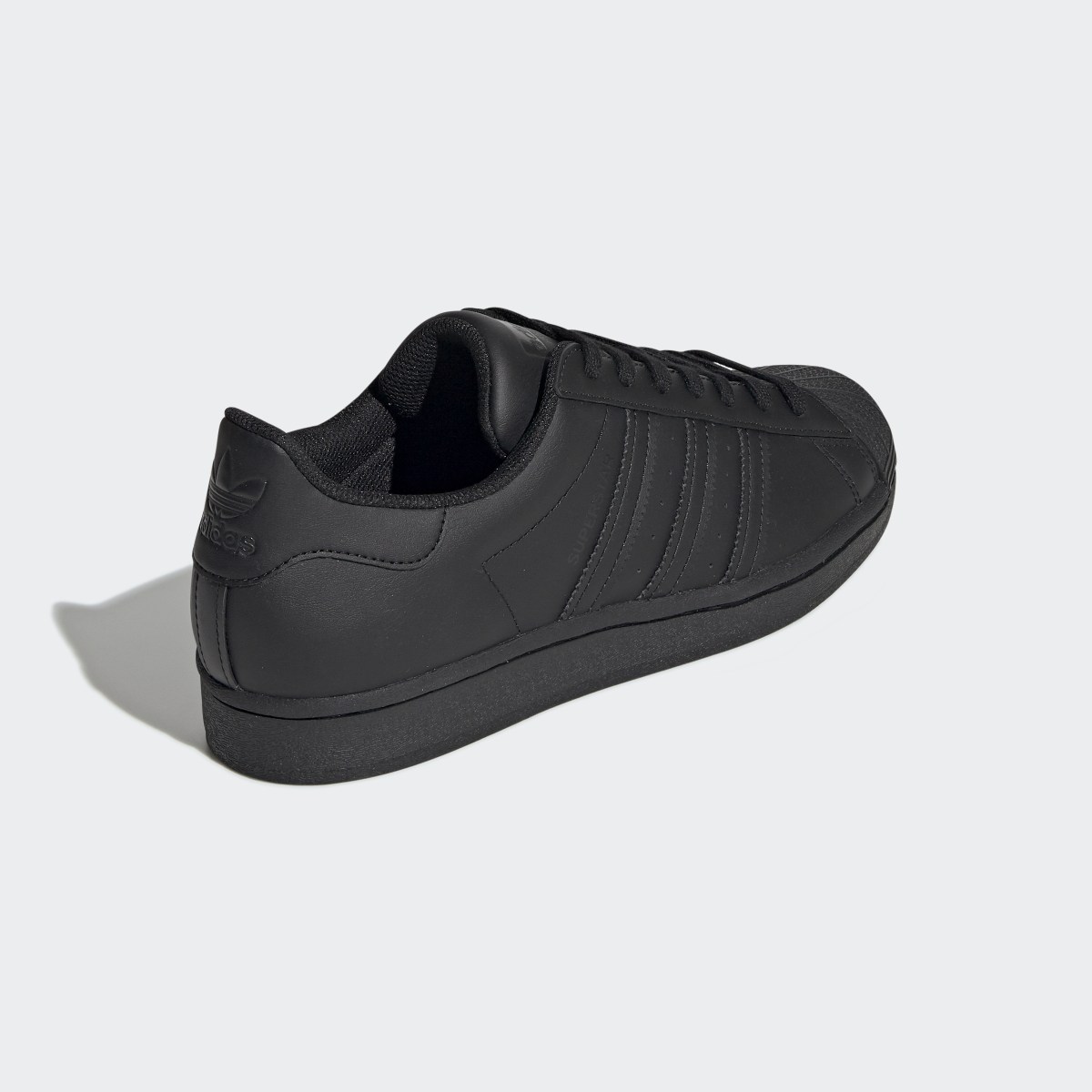 Adidas Chaussure Superstar. 9