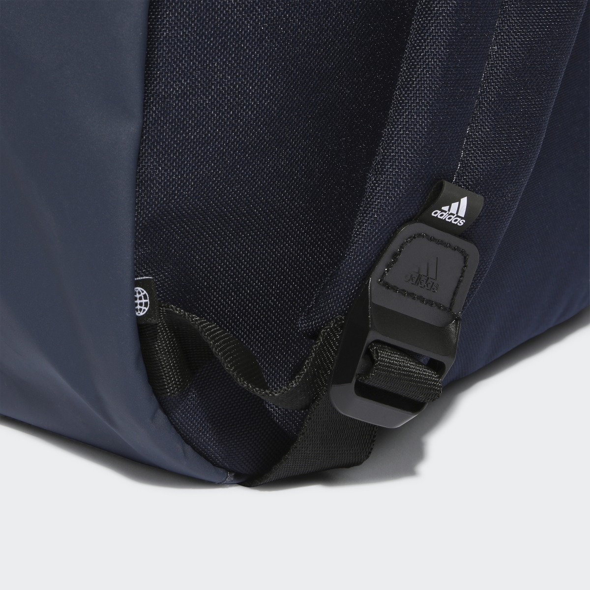 Adidas Mochila Classic Badge of Sport. 6