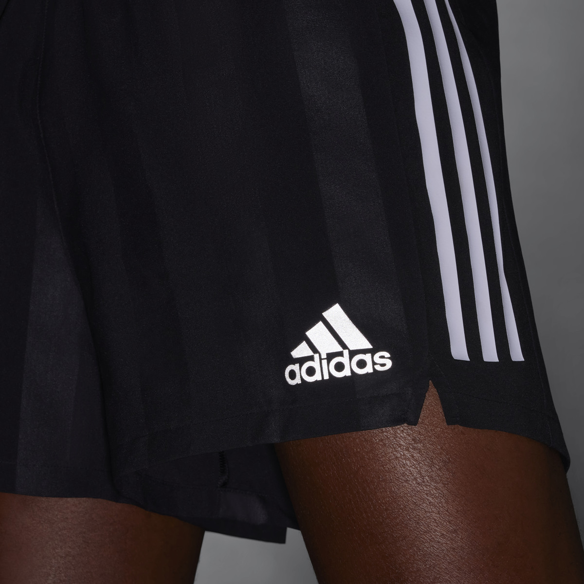 Adidas Short Break the Norm. 9