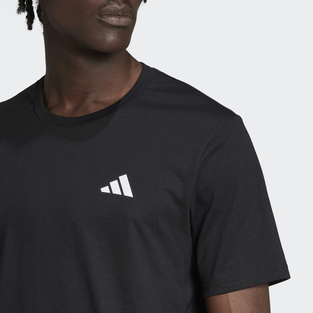 Adidas Playera de Entrenamiento Train Essentials Feelready. 7