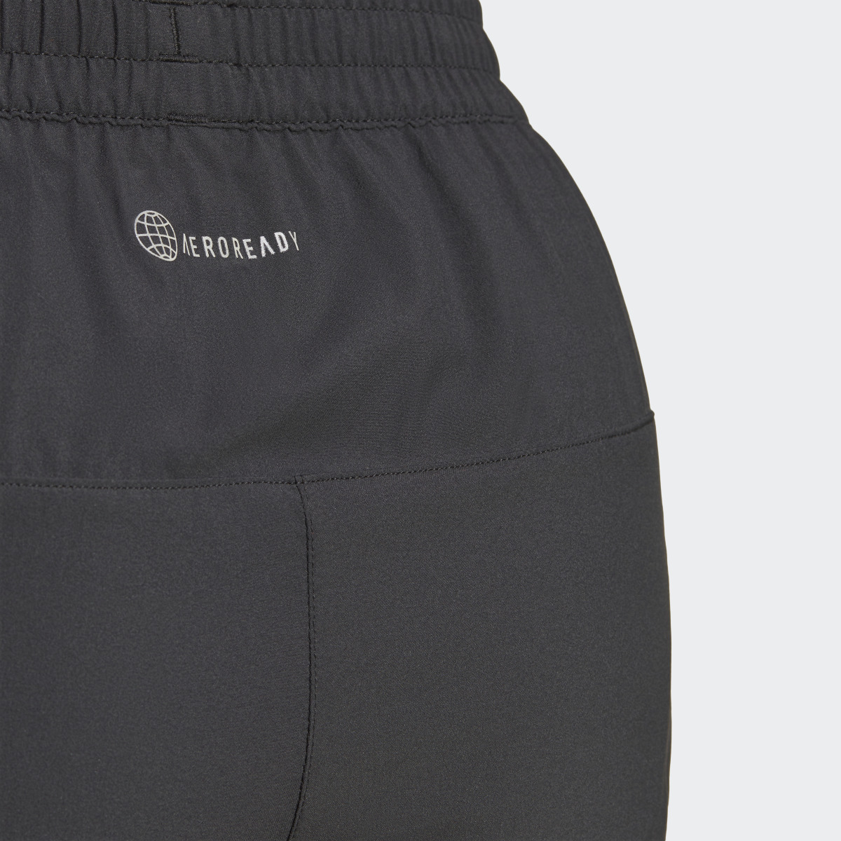 Adidas Run Icons 3-Streifen Shorts. 6