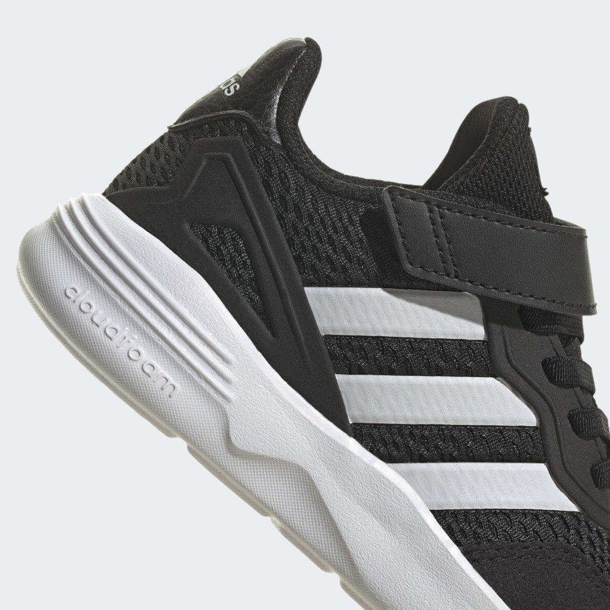 Adidas Chaussure à lacets élastiques et scratch Nebzed. 9