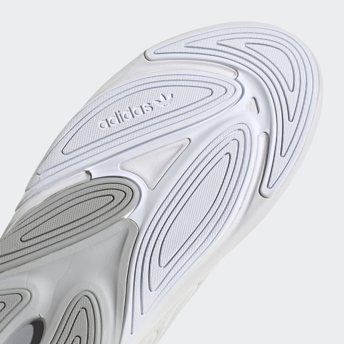 Adidas Chaussure OZELIA. 8