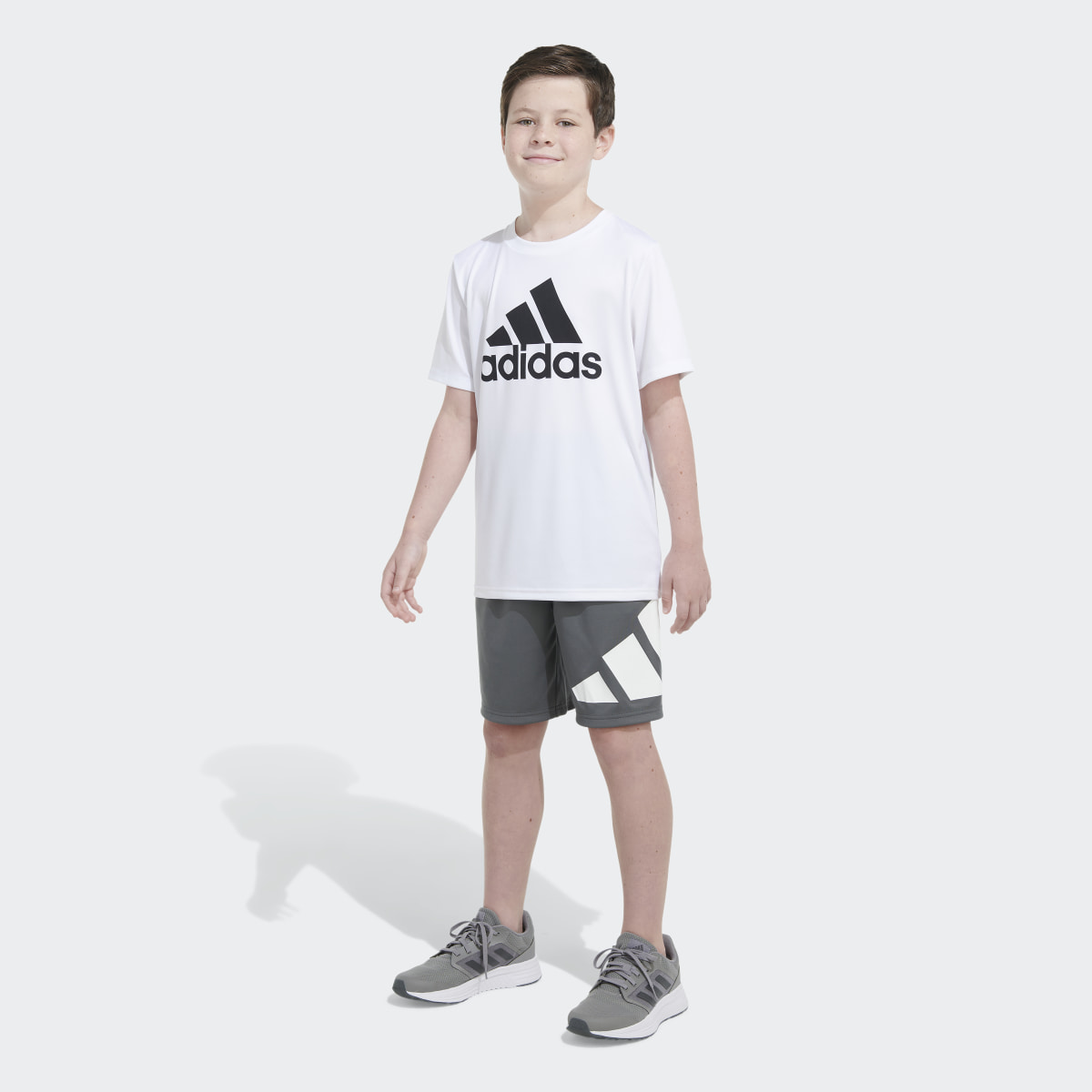 Adidas Essentials Side Logo Shorts. 5