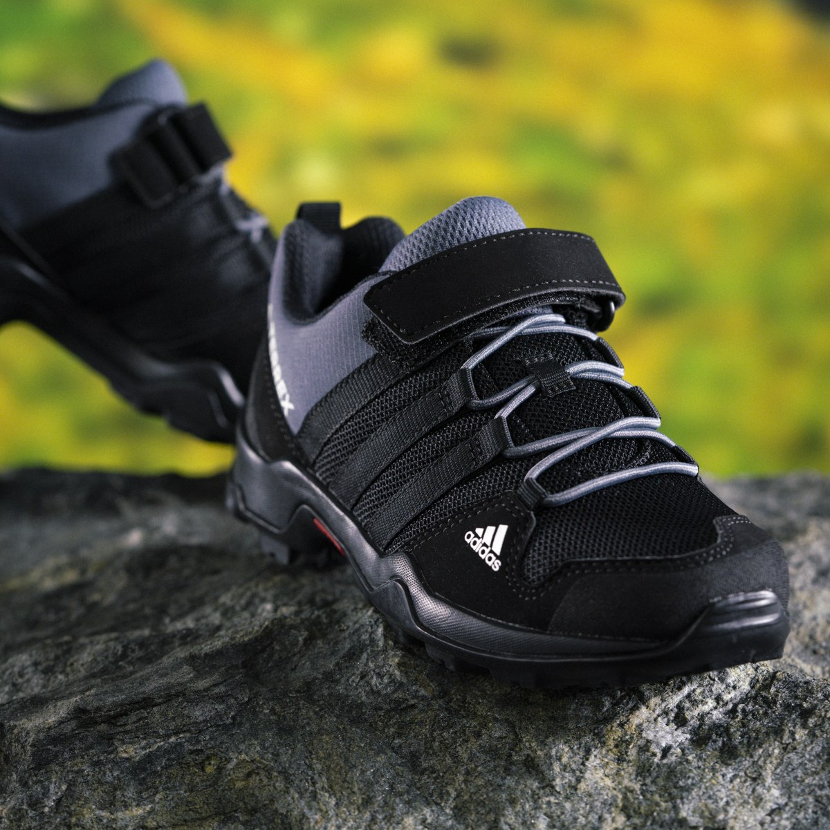 Adidas Zapatilla Terrex AX2R CF Hiking. 4