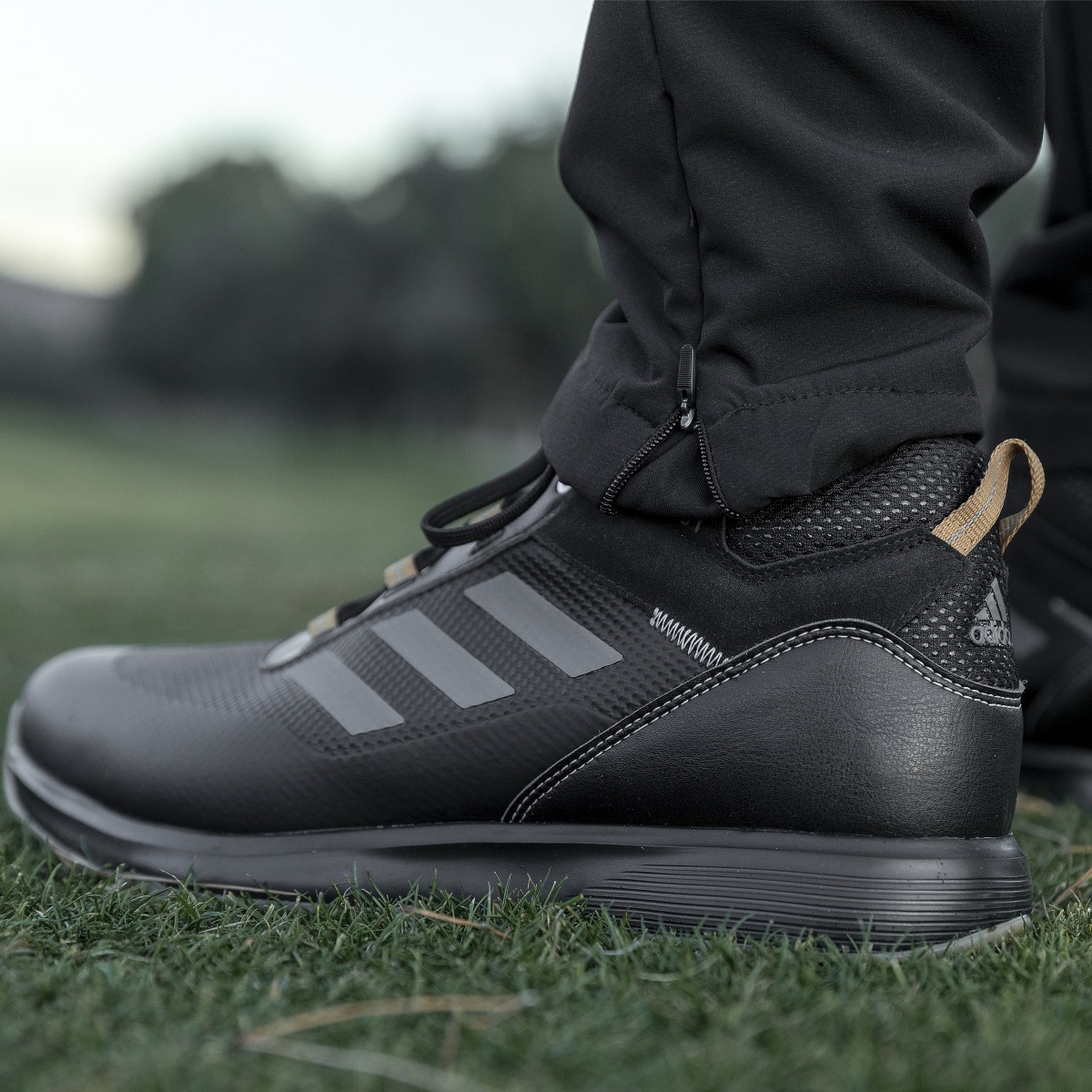 Adidas S2G Recycled Polyester Mid-Cut Golfschuh. 4