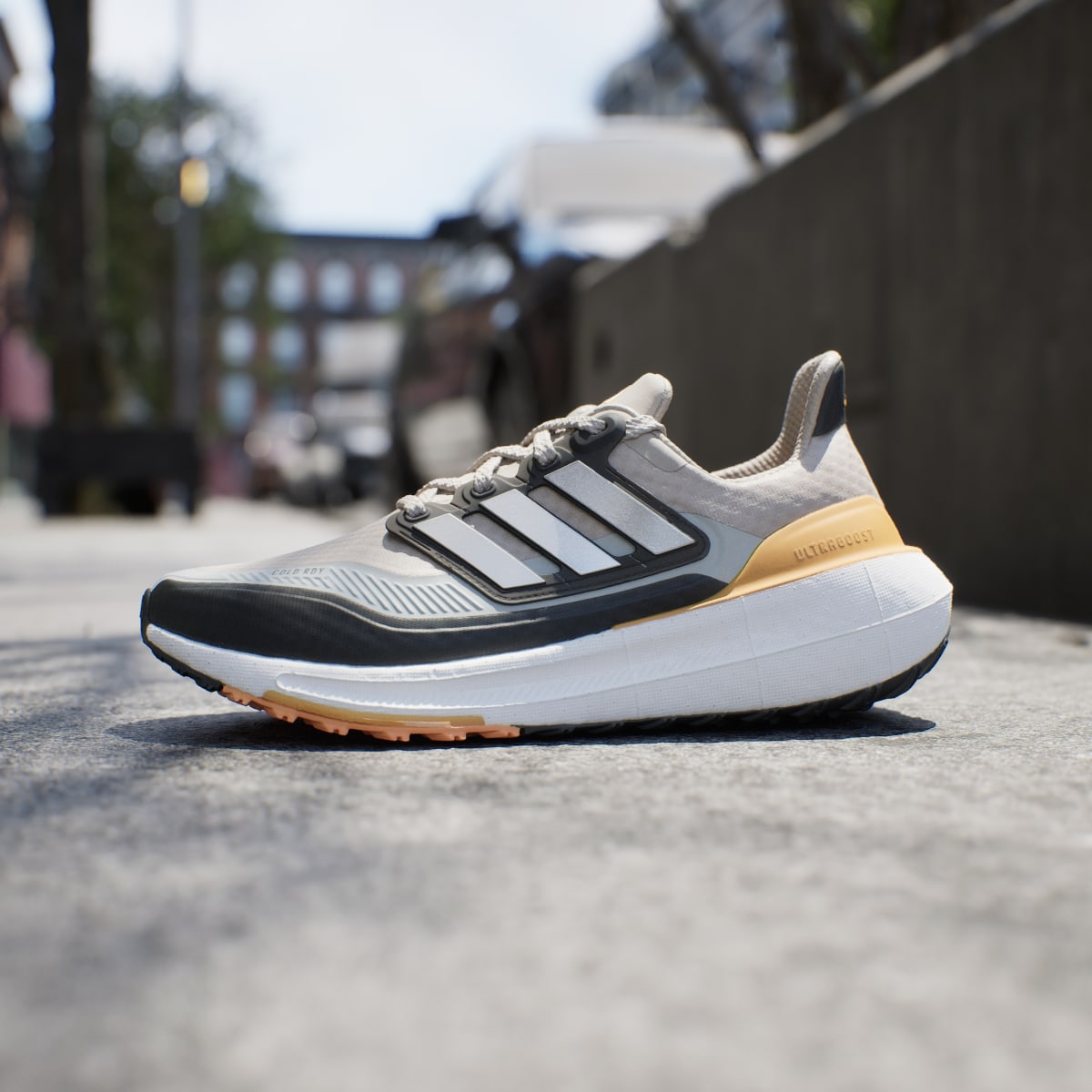 Adidas Zapatilla Ultraboost Light COLD.RDY 2.0. 4