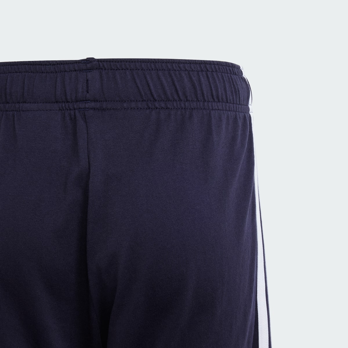 Adidas Essentials 3-Streifen Knit Shorts. 5