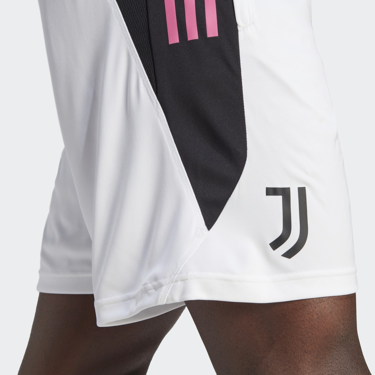 Adidas Juventus Turin Tiro 23 Trainingsshorts. 6