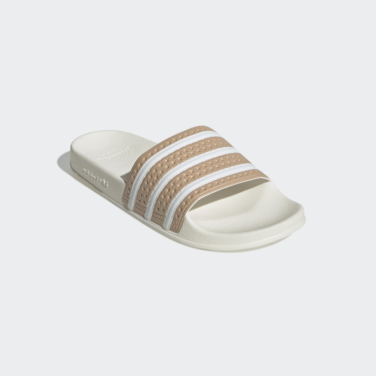 Adidas adilette. 8