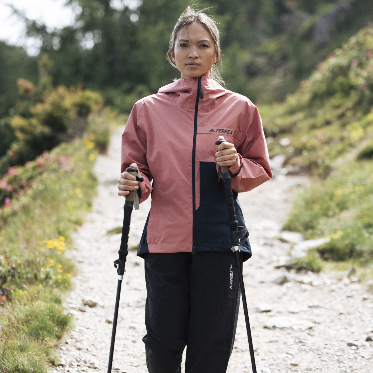 Adidas Chamarra para Lluvia Terrex Multi RAIN.RDY 2.5 Capas. 6